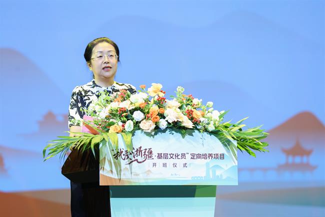 贺东辉.jpg 贺东辉.jpg