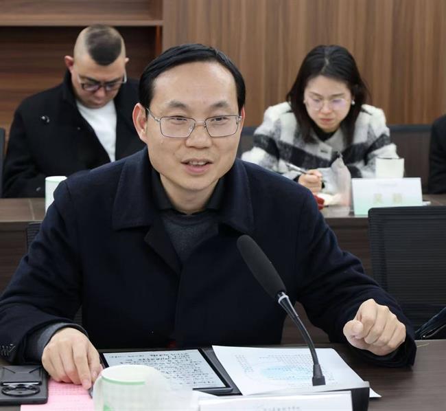 施校长.jpg 施校长.jpg