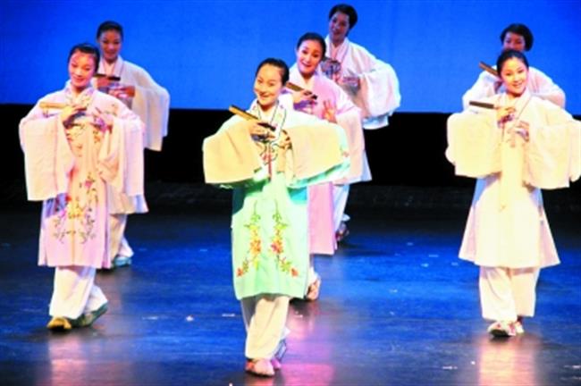 “新松高研班”学员汇报演出.jpg “新松高研班”学员汇报演出.jpg