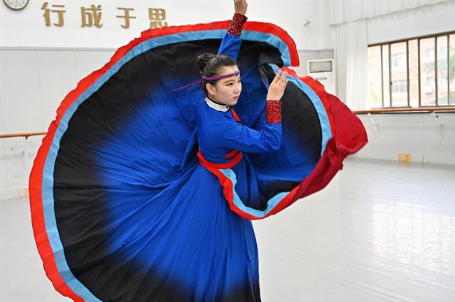 DSC_4437_iAuto People Pro.jpg DSC_4437_iAuto People Pro.jpg