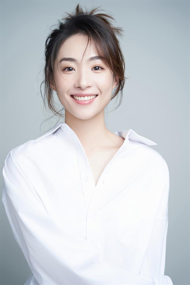 朱婷-艺术照.jpg 朱婷-艺术照.jpg