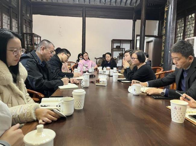 fc98d02afa1a44ad9b1ca6ddc03b5245.jpg fc98d02afa1a44ad9b1ca6ddc03b5245.jpg