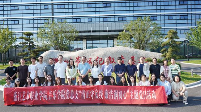 b94e7ff07bf8211f0c52a2c727f4968.jpg b94e7ff07bf8211f0c52a2c727f4968.jpg