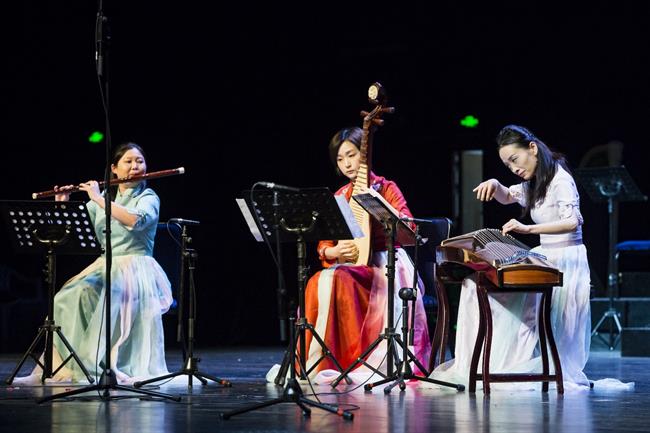 《夏夜闻笛》.jpg 《夏夜闻笛》.jpg