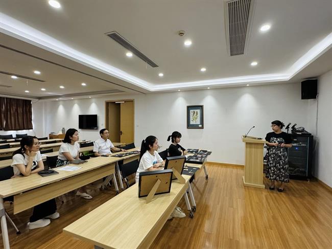 校领导指导.jpg 校领导指导.jpg