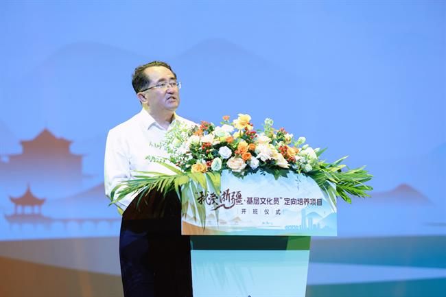 阿迪力·艾力.jpg 阿迪力·艾力.jpg