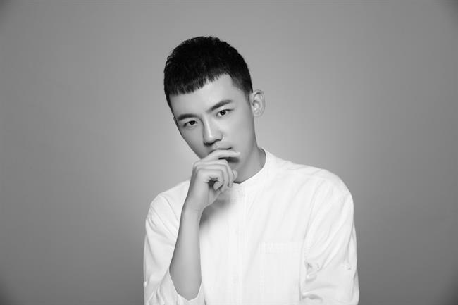 白骏.jpg 白骏.jpg