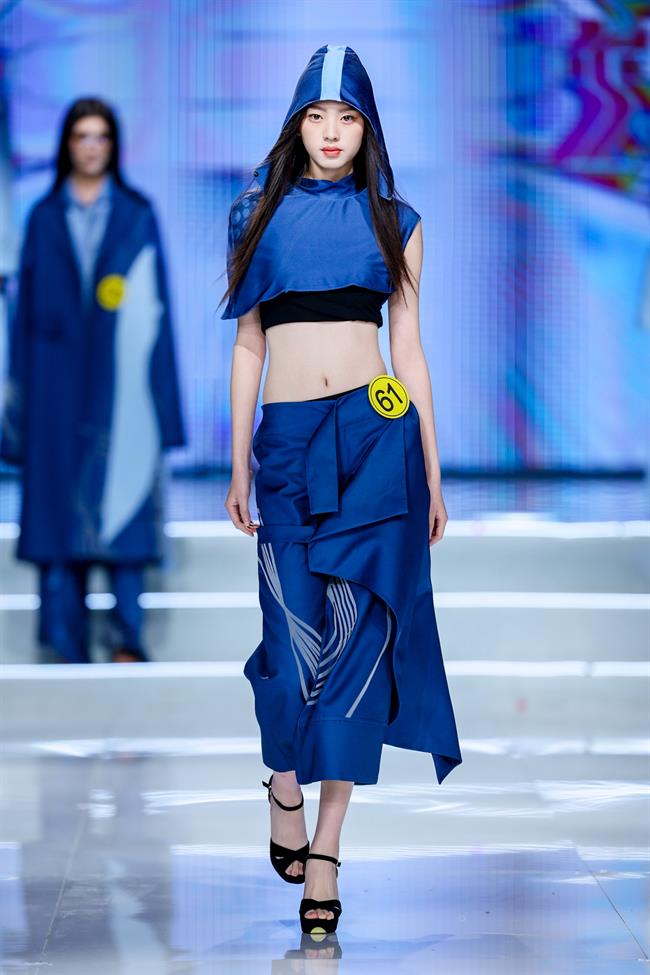 休闲装展示1.jpg 休闲装展示1.jpg