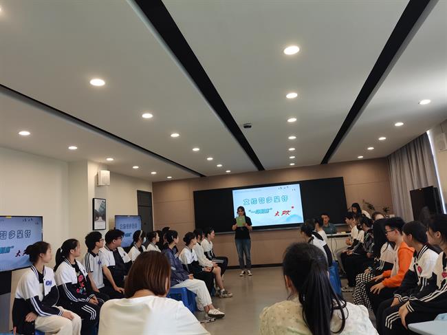 10 提升中专学生综合素质,开展智多星杯“一站到底”知识竞赛.jpg 10 提升中专学生综合素质,开展智多星杯“一站到底”知识竞赛.jpg