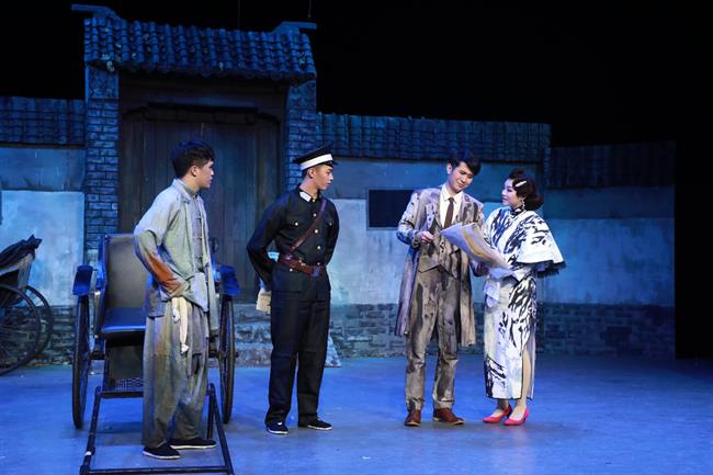 戏剧影视表演专业学生演出毕业话剧《四世同堂》.jpg 戏剧影视表演专业学生演出毕业话剧《四世同堂》.jpg