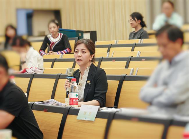 刘秀峰.jpg 刘秀峰.jpg