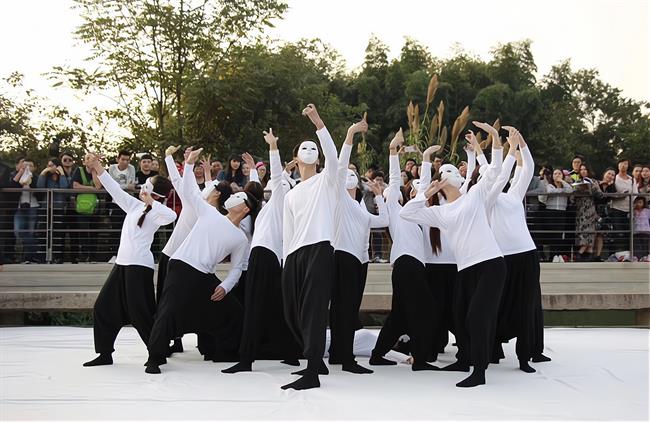 1.第五届乌镇戏剧节 古镇嘉年华 参演剧目《生·活》.png