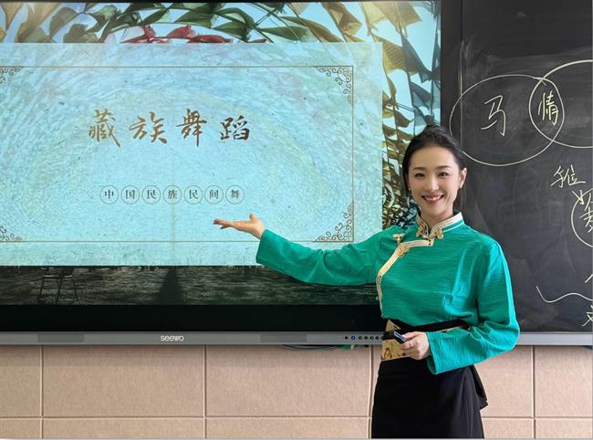 朱婷上课.jpg 朱婷上课.jpg